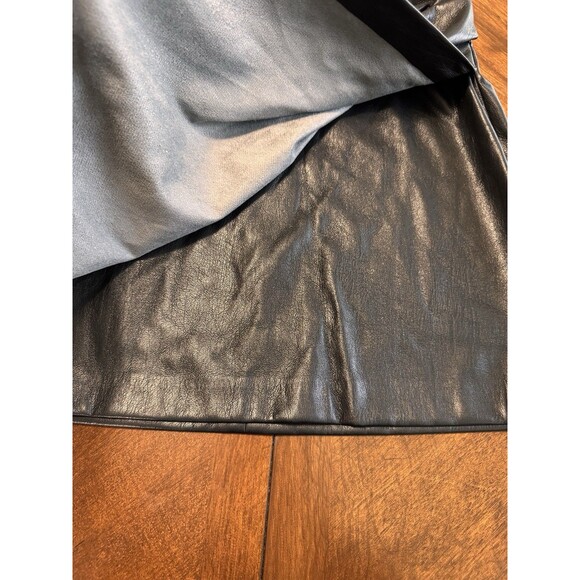 Wilfred Aritzia Faux Leather Mini Skirt Women’s size 4 Black - Picture 3 of 6